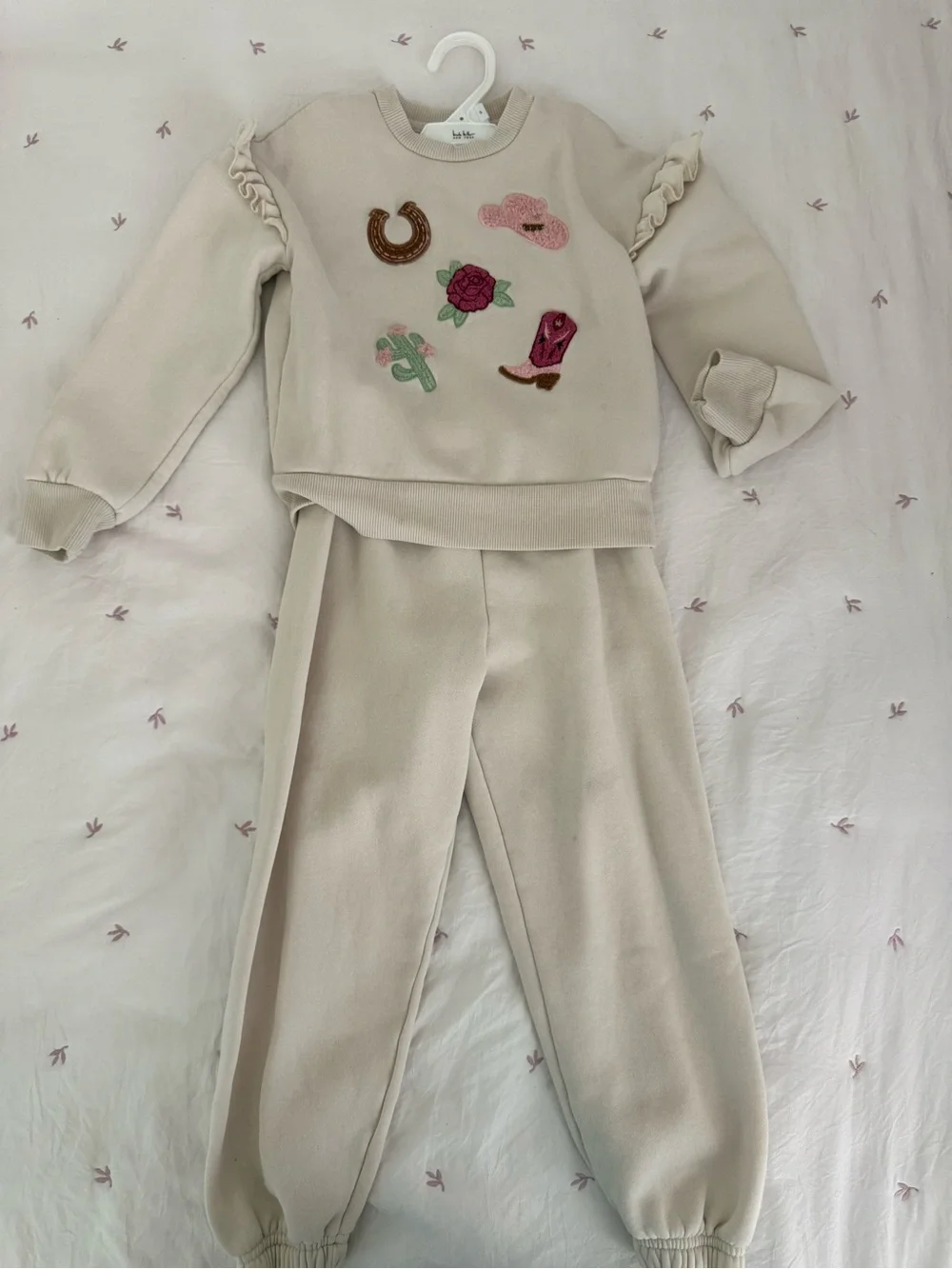 Cream Pullover Sweatshirt with Western Patch Motif